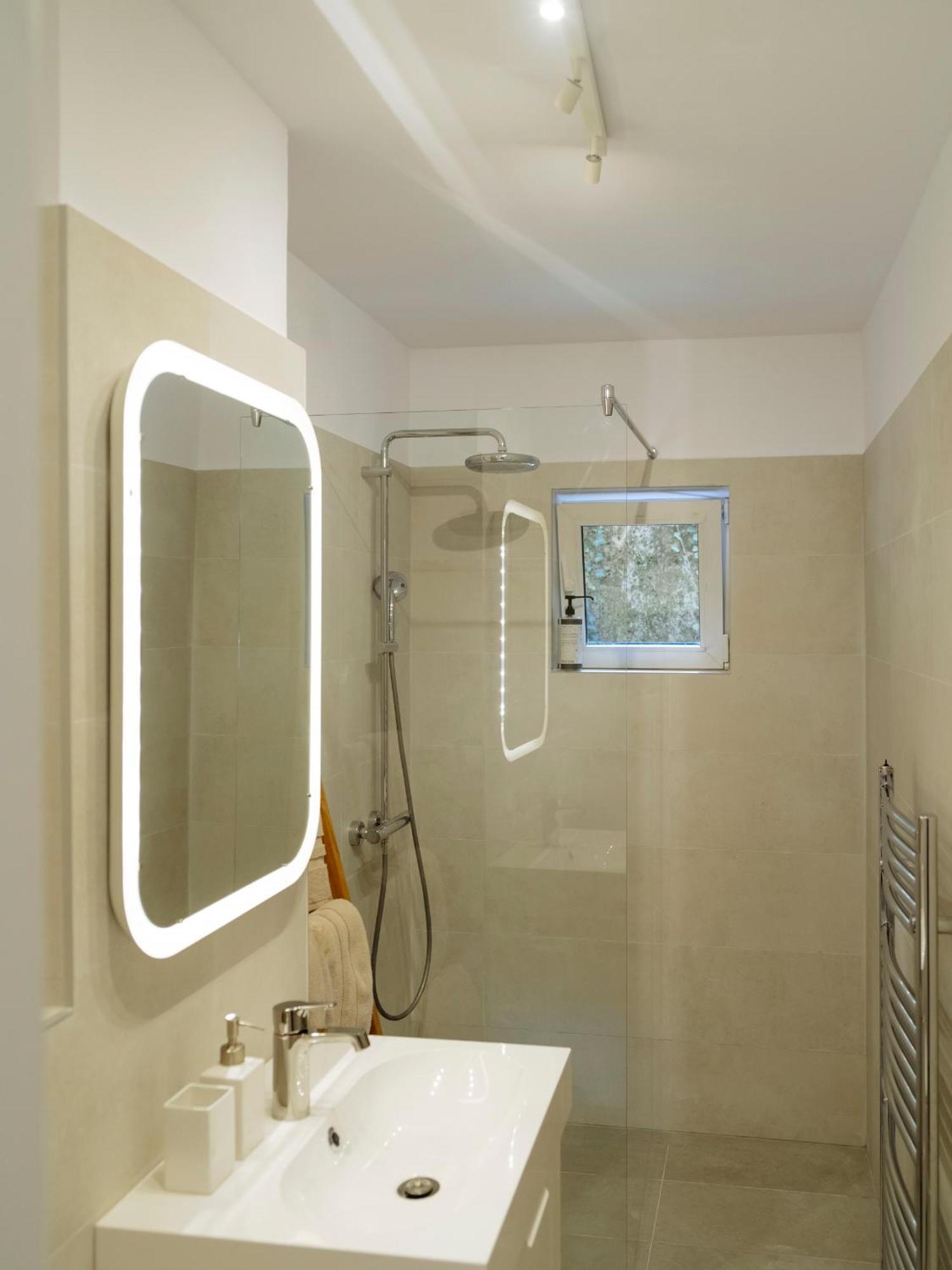 Cozy Central Apartment Near The Forest Brasov Luaran gambar