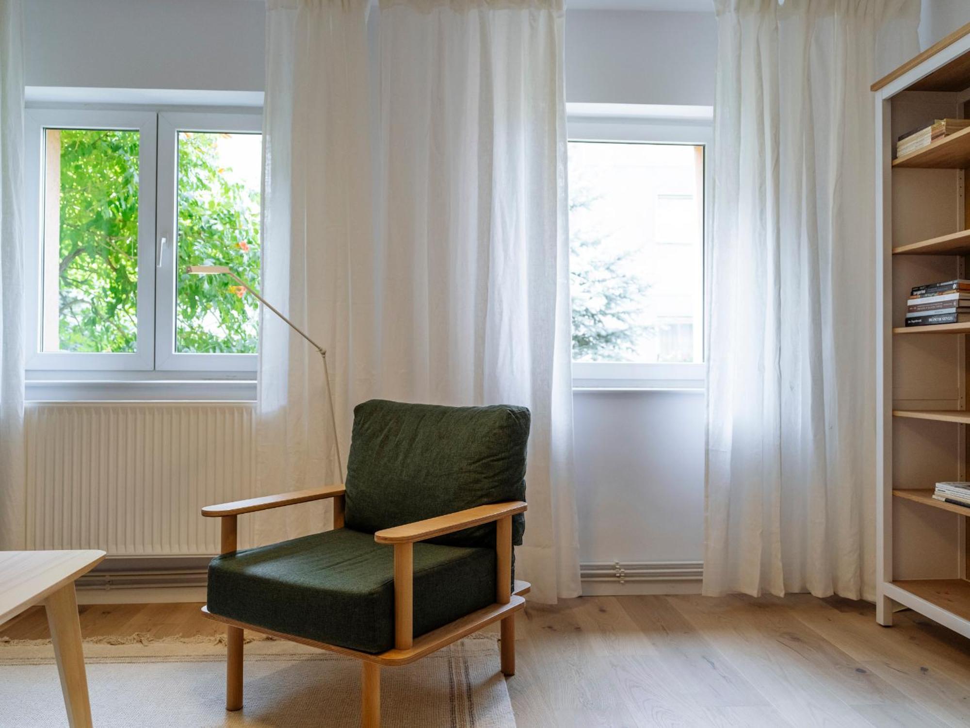 Cozy Central Apartment Near The Forest Brasov Luaran gambar